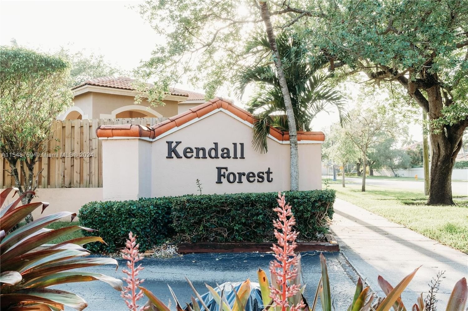 Real estate property located at 11800 80th St #113, Miami-Dade County, KENDALL FORESTS CONDO #1, Miami, FL