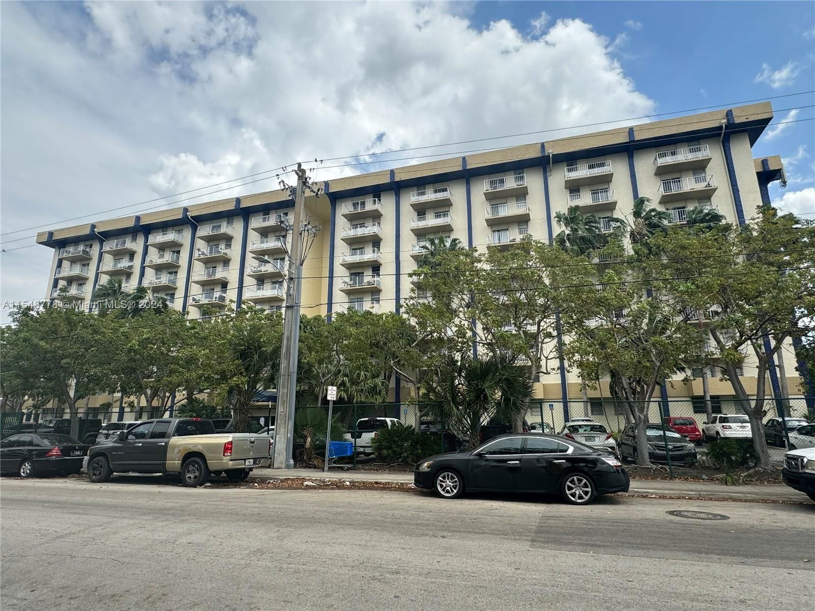 Real estate property located at 801 47th Ave #108W, Miami-Dade County, YOLANDA VILLAS CONDO, Miami, FL