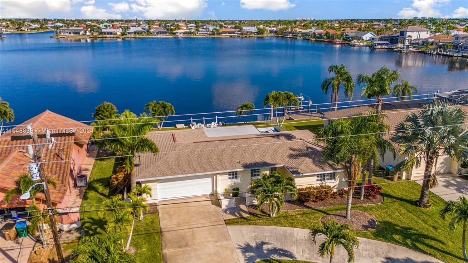 Real estate property located at 5015 Skyline Blvd, Lee County, Cape Coral Unit 44, Cape Coral, FL