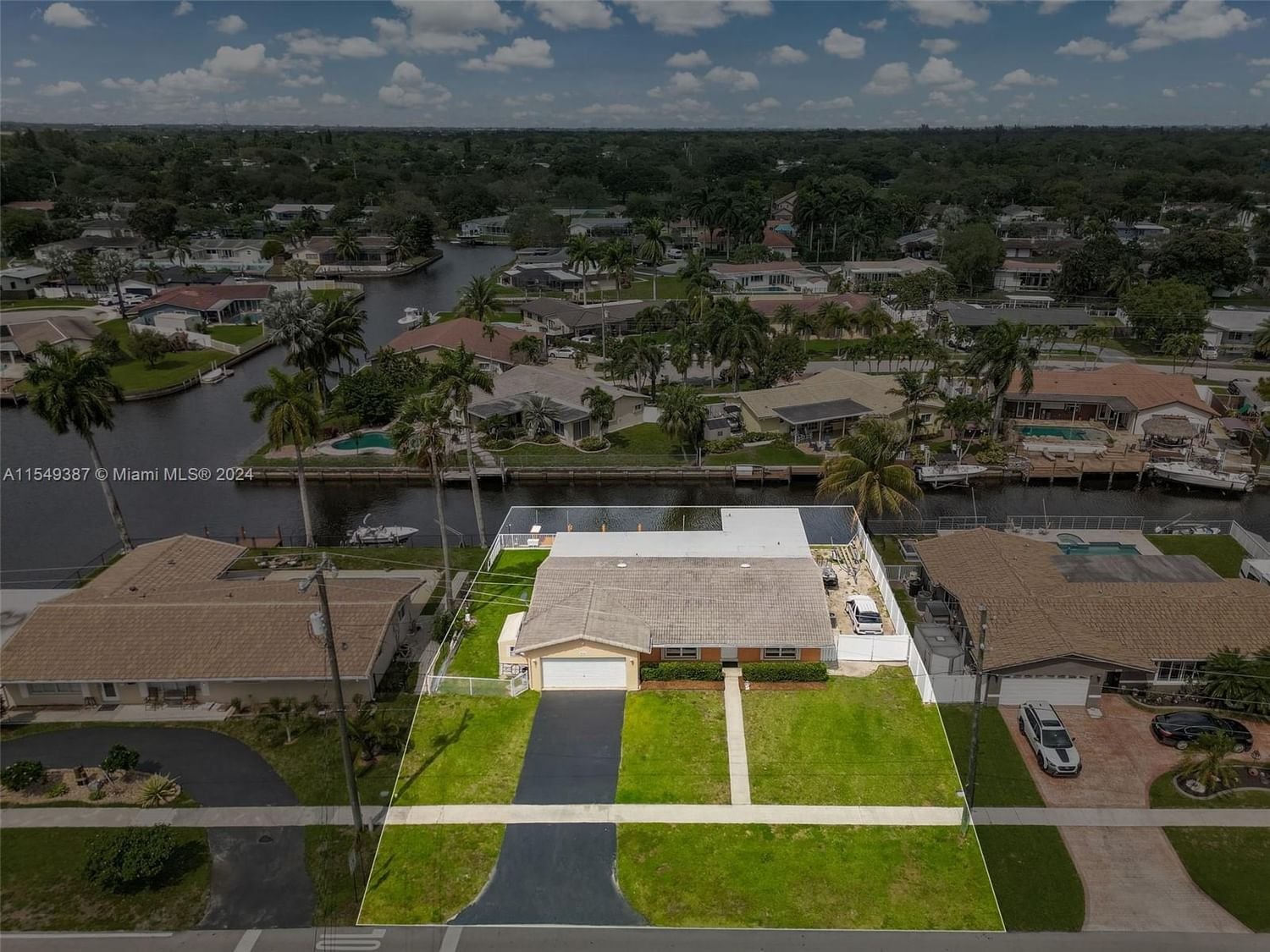 Real estate property located at 6041 16th St, Broward County, PLANTATION ISLES SEC FOUR, Plantation, FL