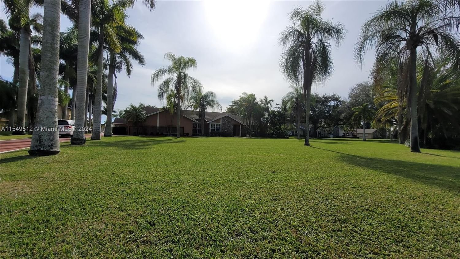 Real estate property located at 14900 167th St, Miami-Dade County, KINGS GROVE, Miami, FL