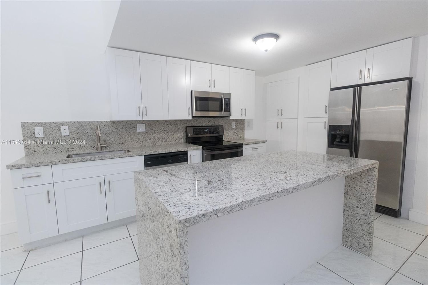 Real estate property located at 8956 117th Ter, Miami-Dade County, MARIA LUISA ESTATES SEC 1, Hialeah Gardens, FL