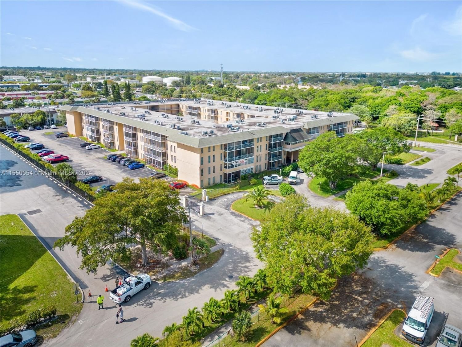 Real estate property located at 4848 24th Ct #433, Broward County, TOWN SQUARE CONDO, Lauderdale Lakes, FL