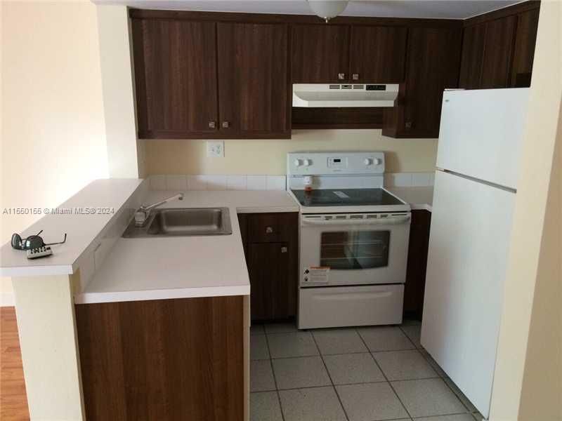 Real estate property located at 8660 6 LN #5-207, Miami-Dade County, Coral Pointe, Miami, FL