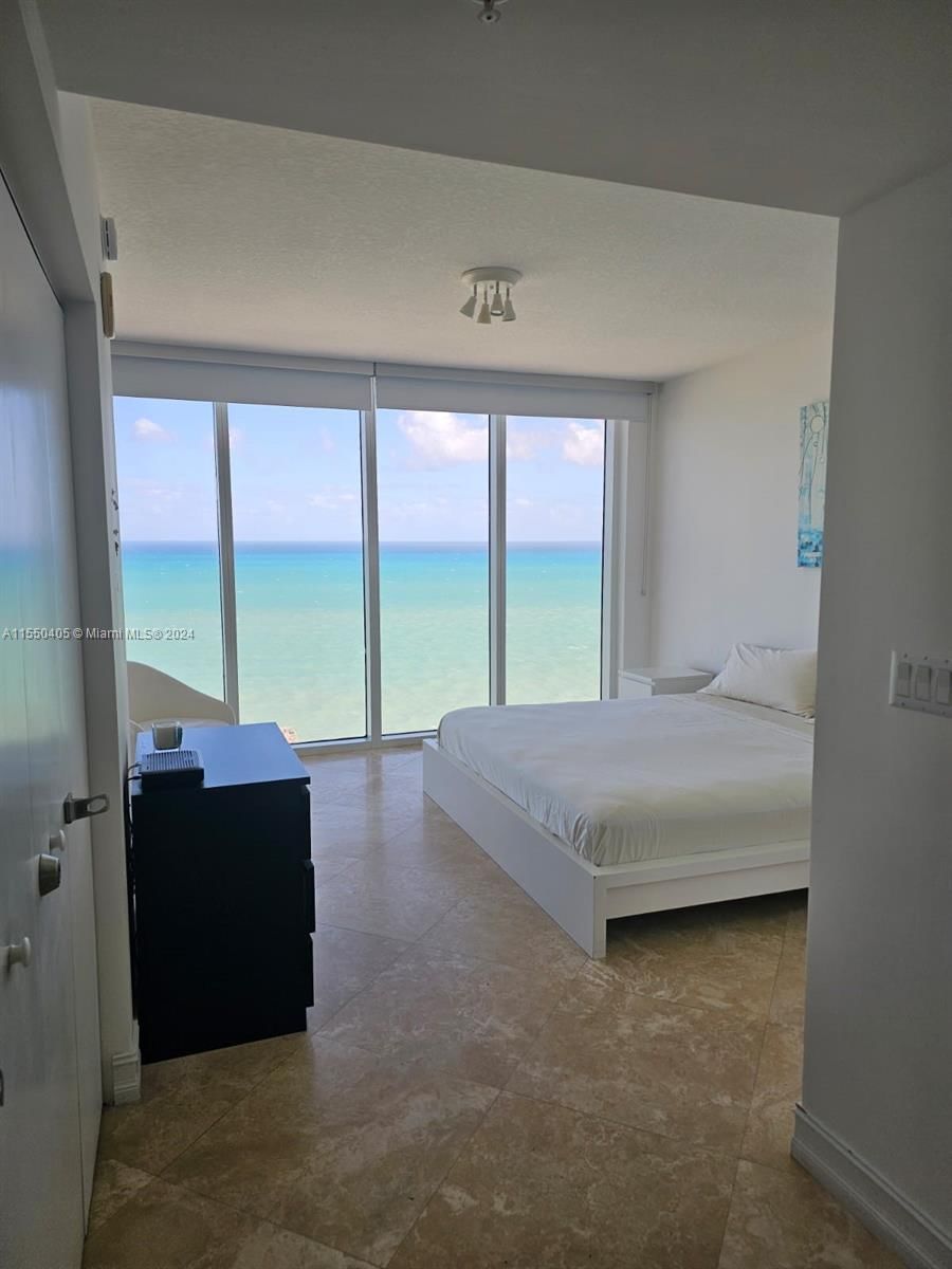 Real estate property located at , Miami-Dade County, LA PERLA CONDO, Sunny Isles Beach, FL