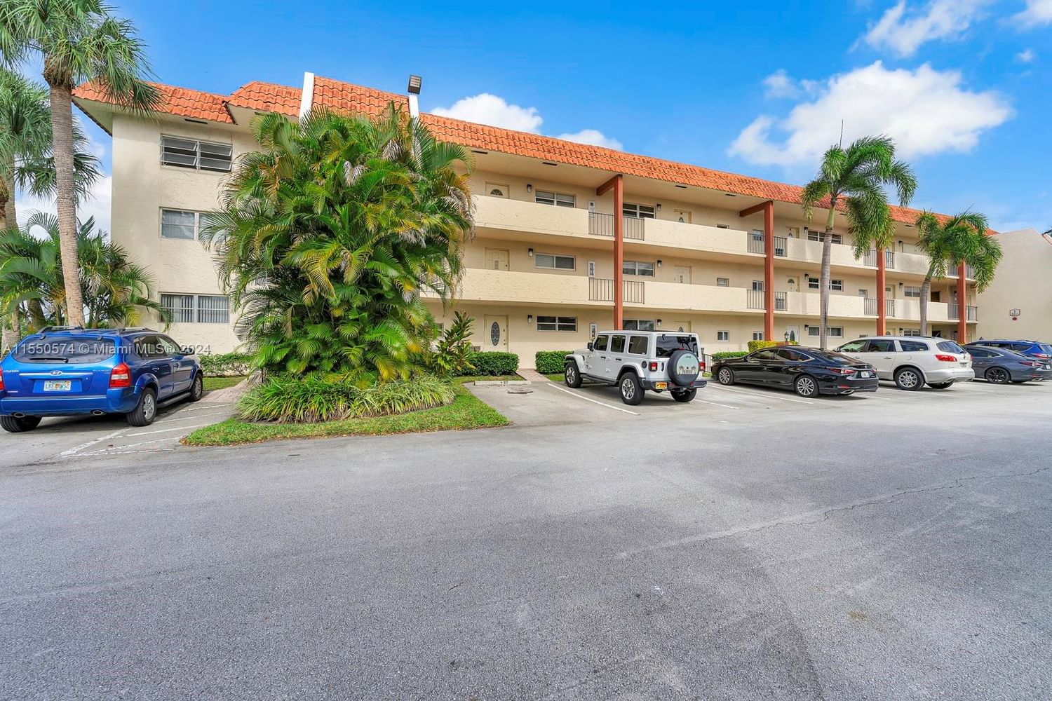 Real estate property located at 9411 Hollybrook Lake Dr #109, Broward County, HOLLYBROOK GOLF AND, Pembroke Pines, FL