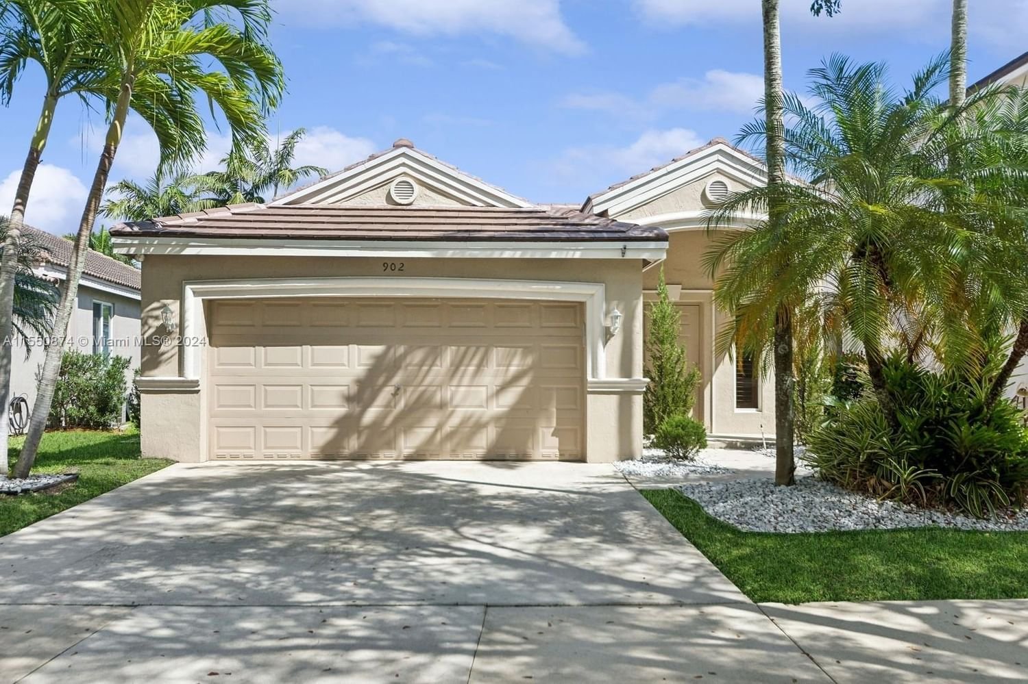 Real estate property located at 902 Golden Cane Dr, Broward County, SECTOR 2-PARCELS 12 13 14, Weston, FL
