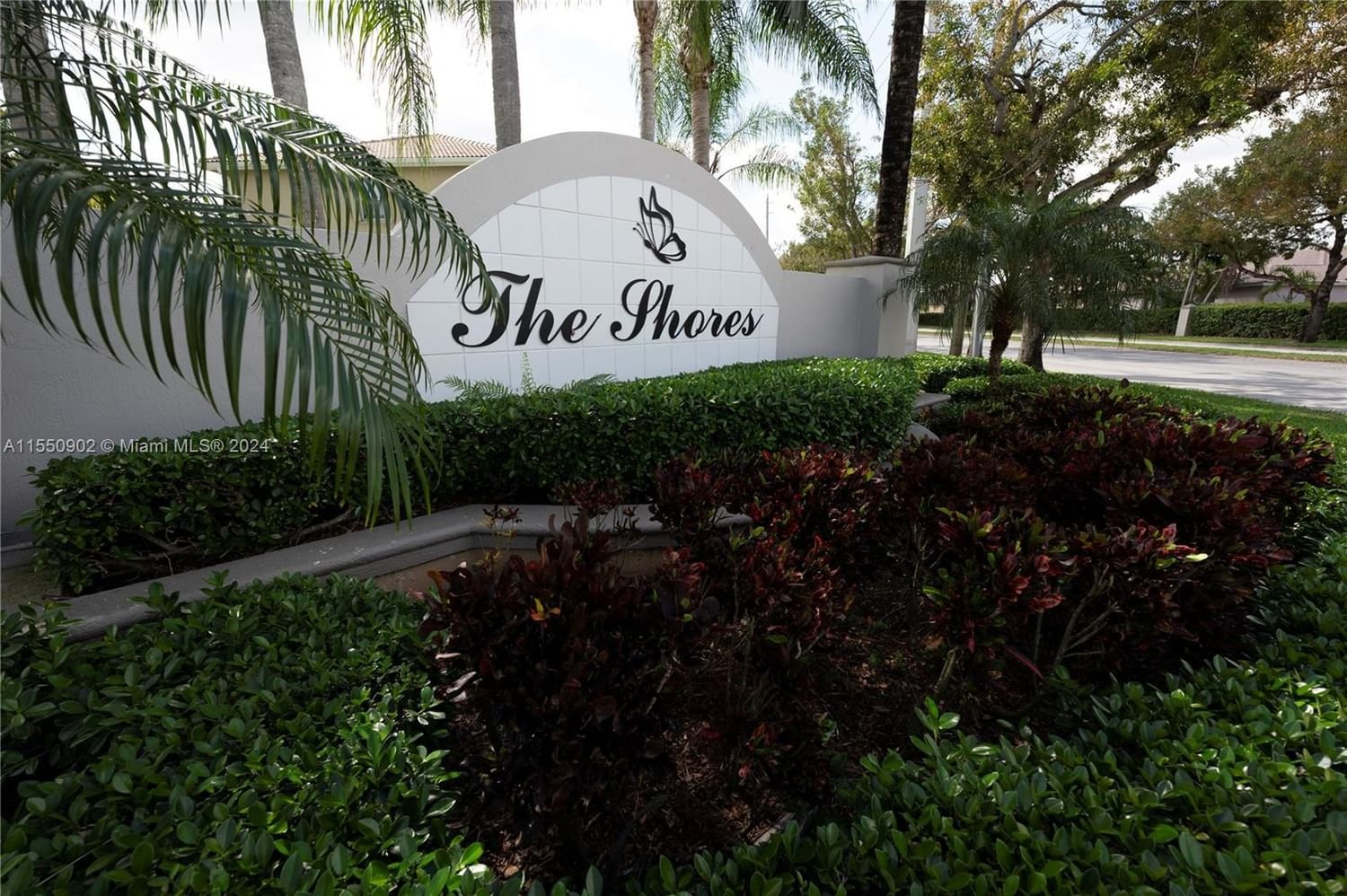 Real estate property located at 1411 18th Ter, Miami-Dade County, SHORES AT KEYS GATE, Homestead, FL