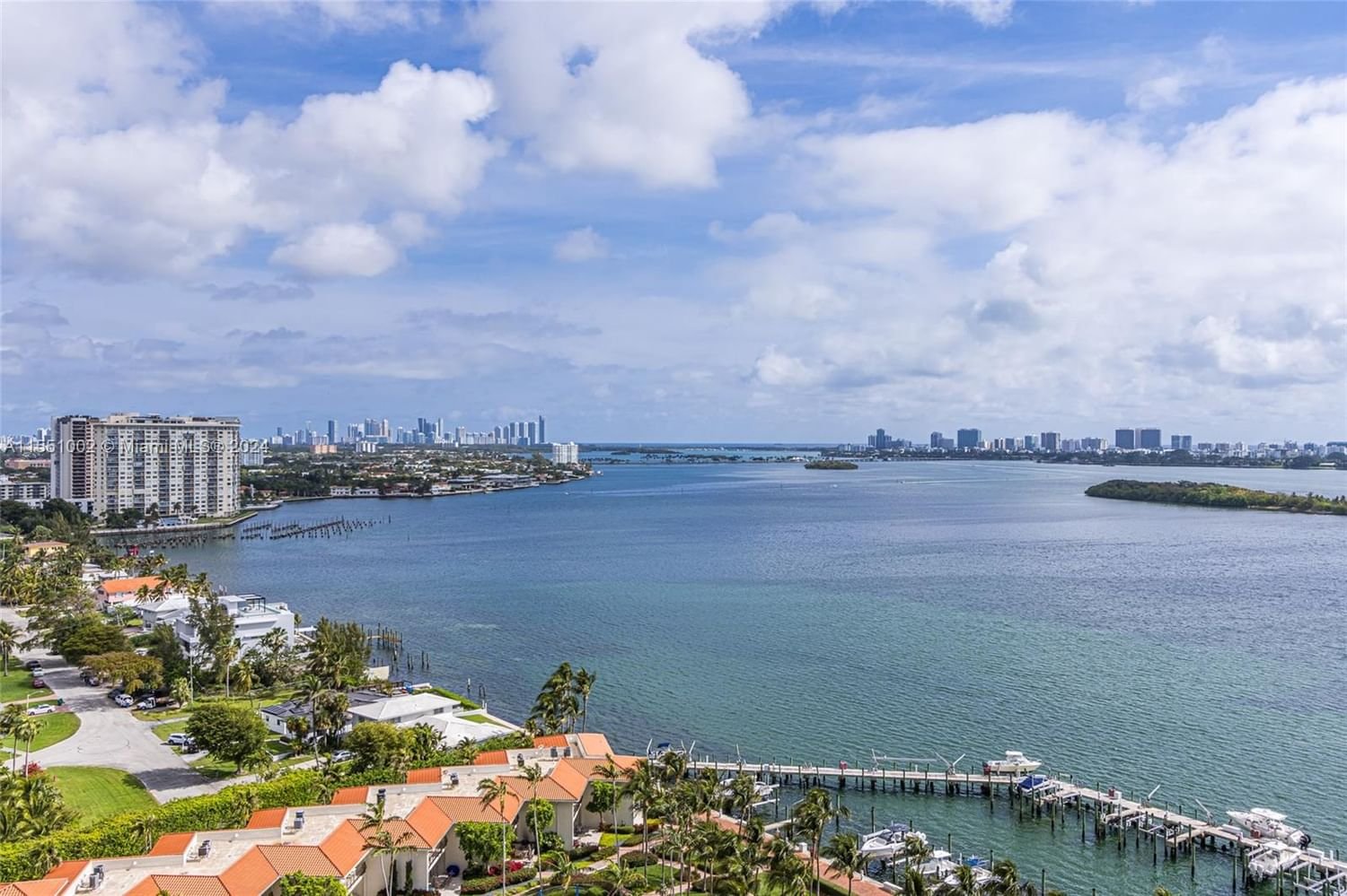 Real estate property located at 4000 Towerside Ter #2007, Miami-Dade County, THE TOWERS OF QUAYSIDE CO, Miami, FL