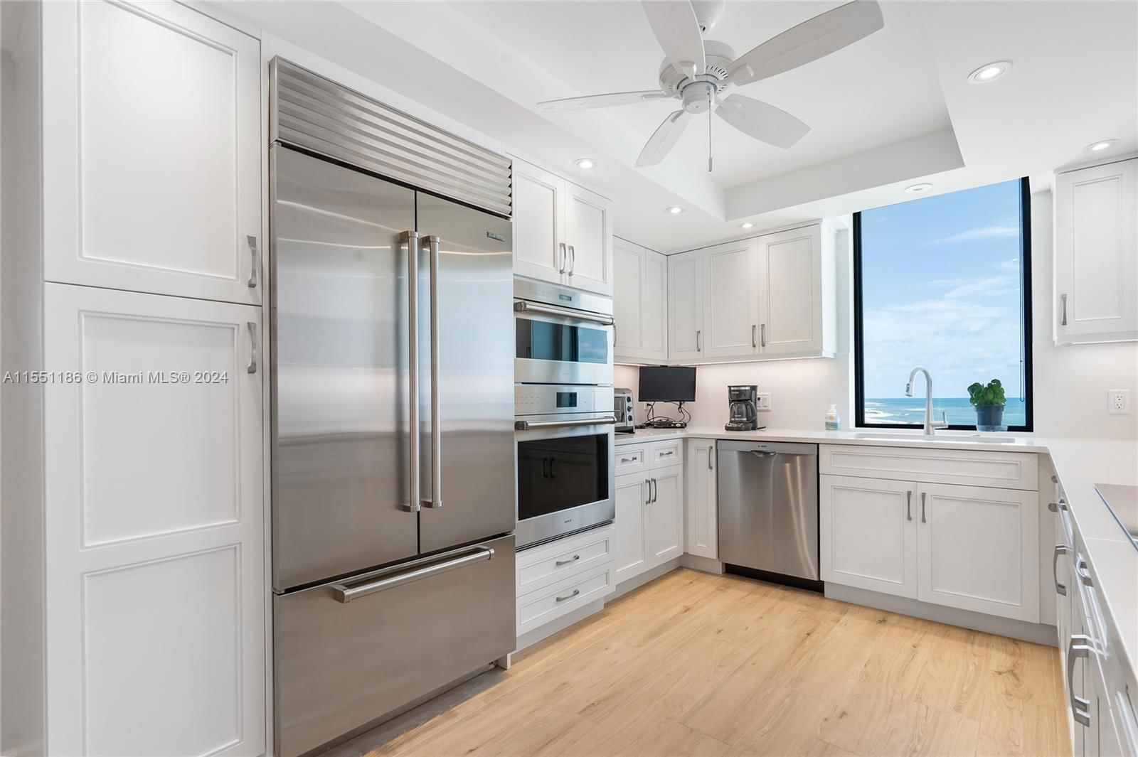 Real estate property located at 200 Beach Rd #801, Palm Beach, Ocean Towers Condo Apts, Tequesta, FL