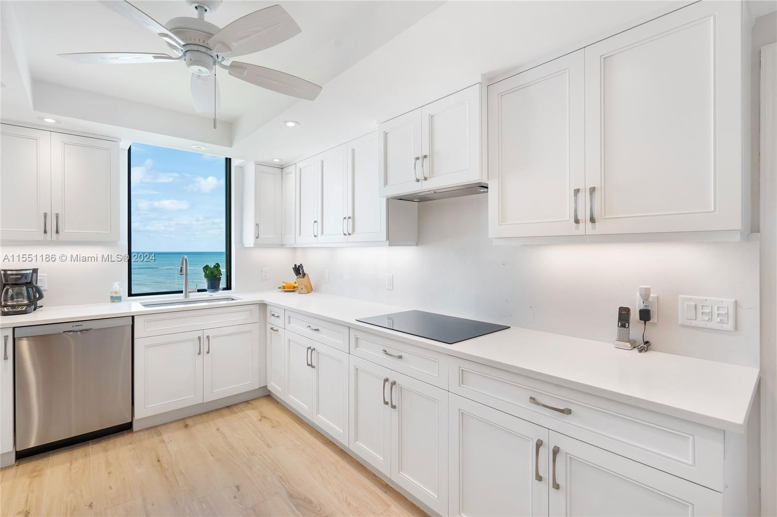 Real estate property located at 200 Beach Rd #801, Palm Beach, Ocean Towers Condo Apts, Tequesta, FL