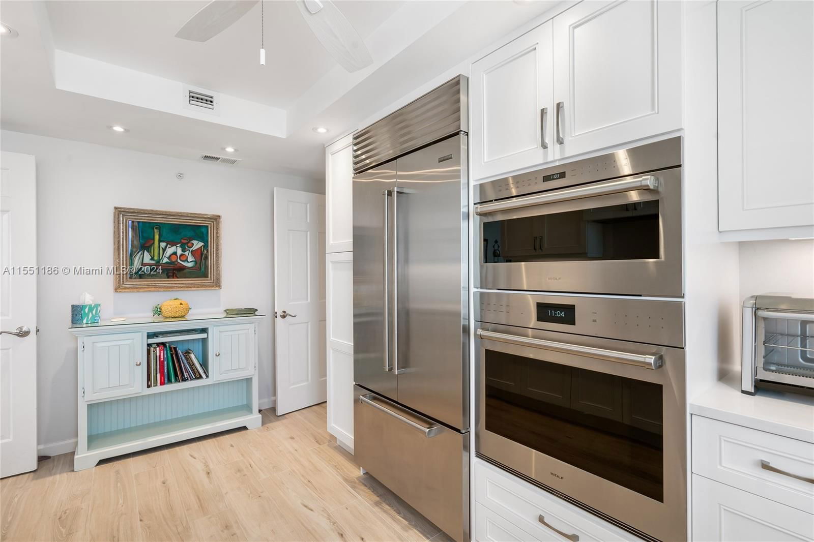 Real estate property located at 200 Beach Rd #801, Palm Beach, Ocean Towers Condo Apts, Tequesta, FL