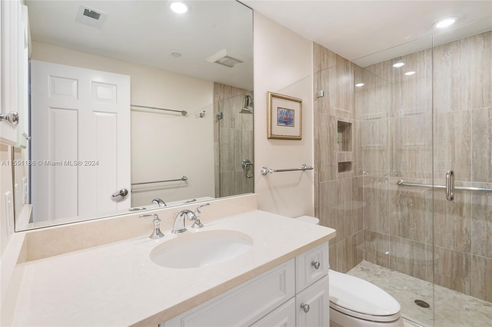 Real estate property located at 200 Beach Rd #801, Palm Beach, Ocean Towers Condo Apts, Tequesta, FL