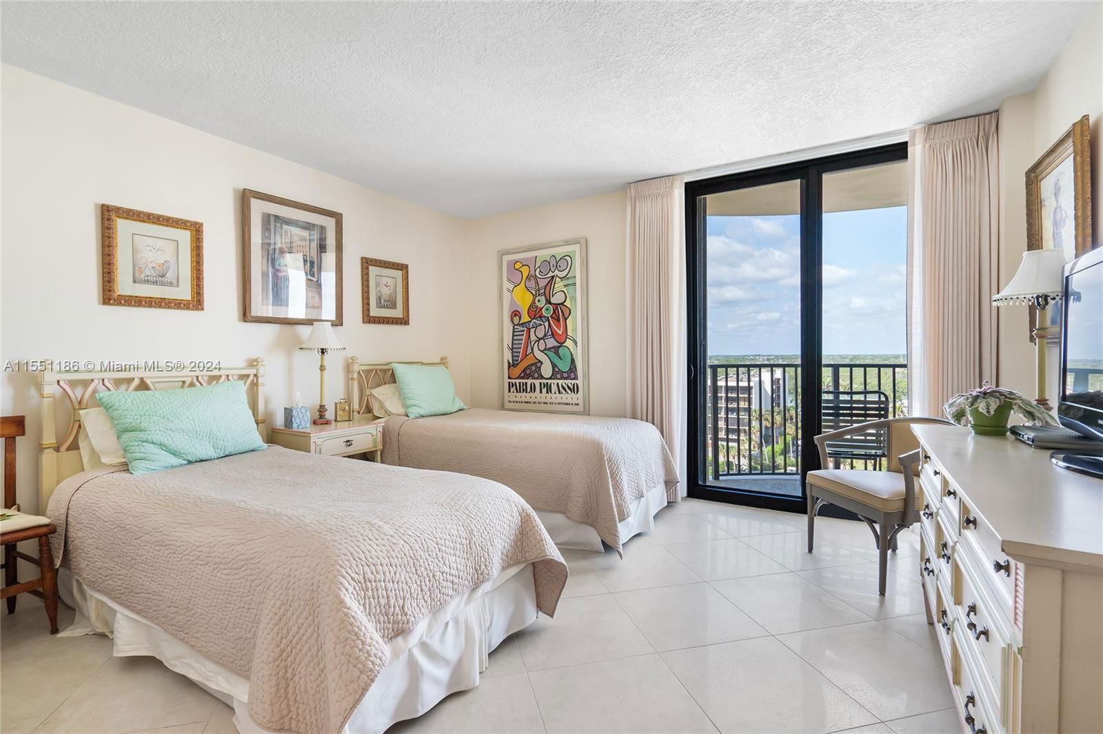 Real estate property located at 200 Beach Rd #801, Palm Beach, Ocean Towers Condo Apts, Tequesta, FL
