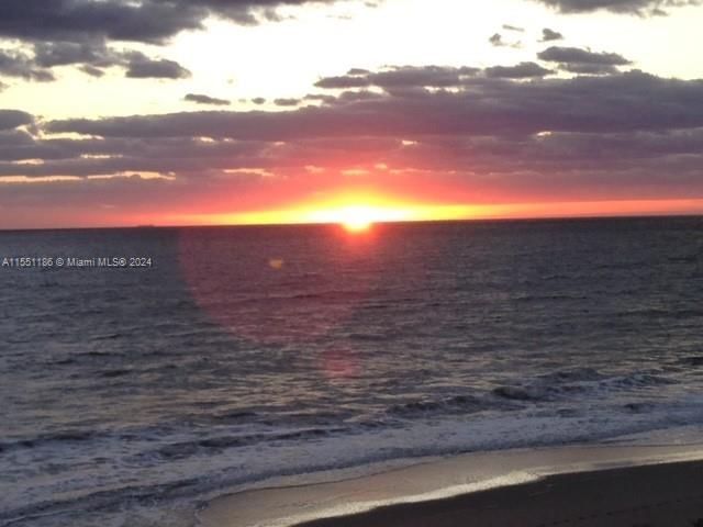 Real estate property located at 200 Beach Rd #801, Palm Beach, Ocean Towers Condo Apts, Tequesta, FL