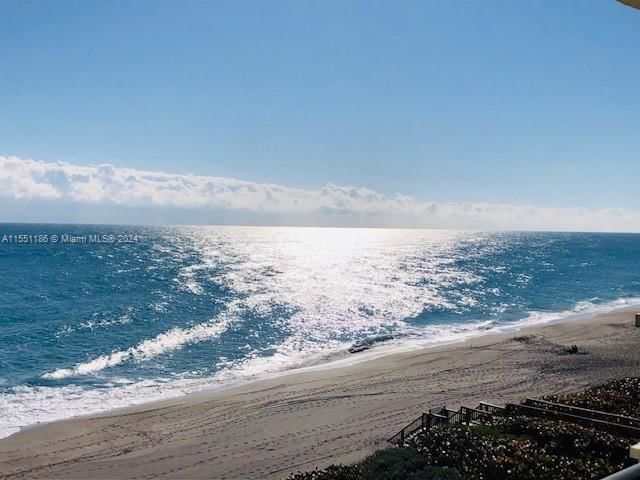 Real estate property located at 200 Beach Rd #801, Palm Beach, Ocean Towers Condo Apts, Tequesta, FL
