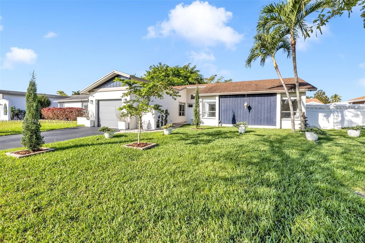 Real estate property located at 303 41st Ave, Broward County, VILLAGES OF HILLSBORO SEC, Deerfield Beach, FL