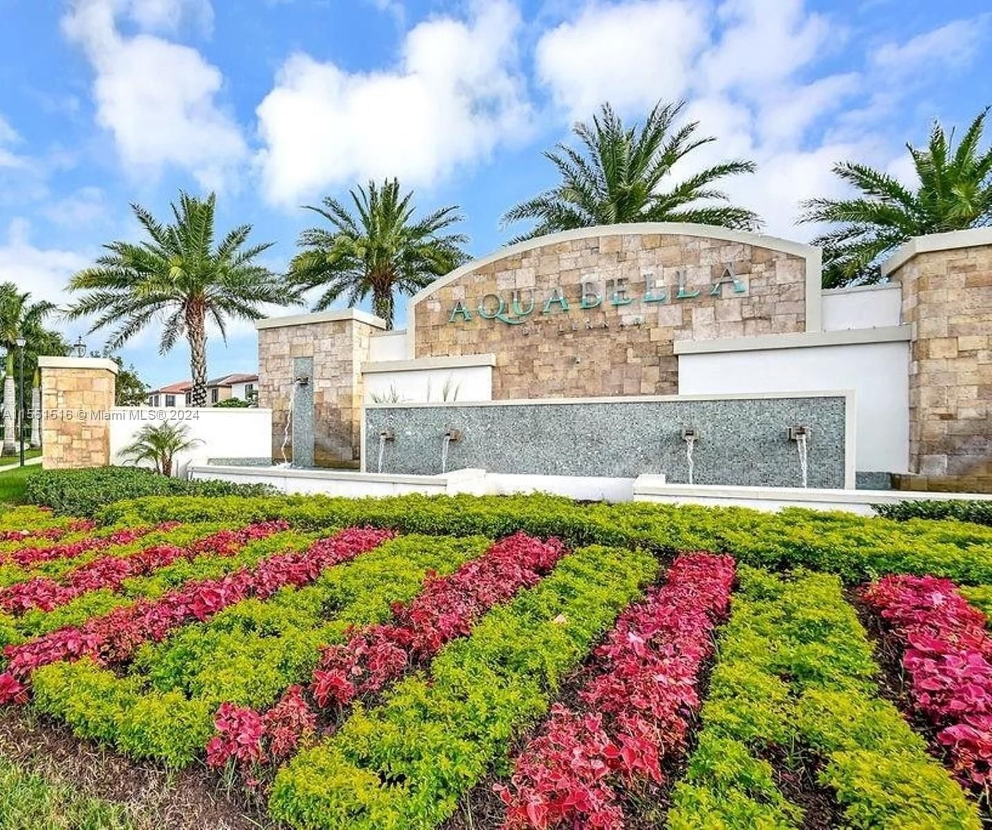 Real estate property located at 11426 33rd Way, Miami-Dade County, AQUABELLA NORTH, Hialeah, FL