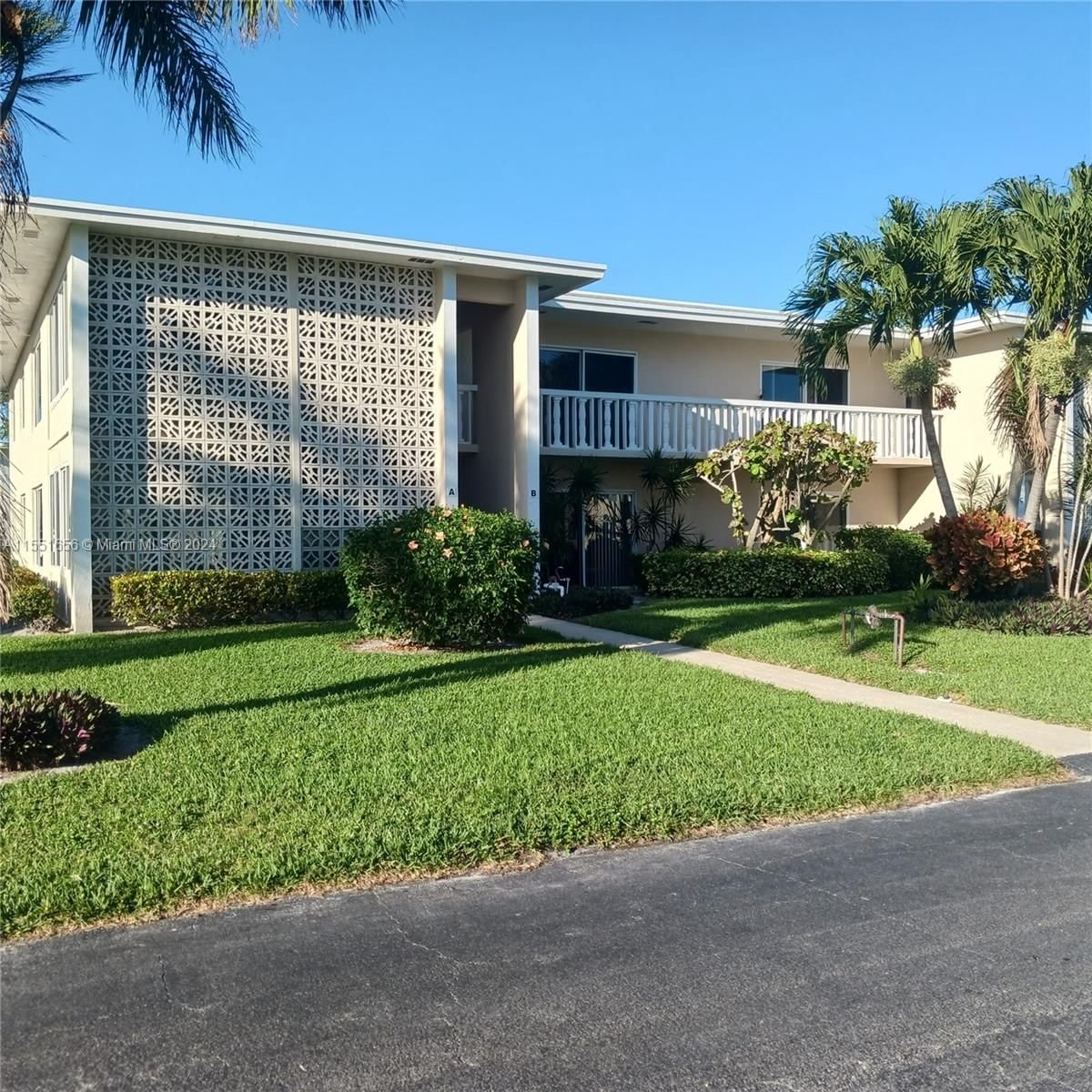 Real estate property located at 215 Main Blvd #1A, Palm Beach County, HIGH POINT WEST CONDO, Boynton Beach, FL