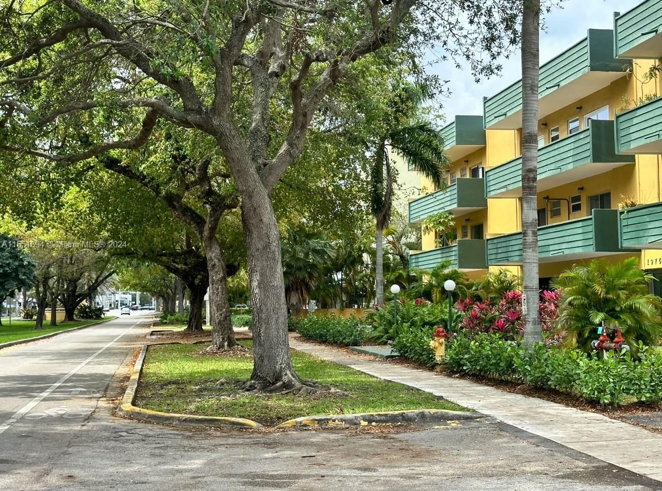 Real estate property located at 1975 135th St #2K, Miami-Dade County, MOONRAKER CONDO, North Miami, FL
