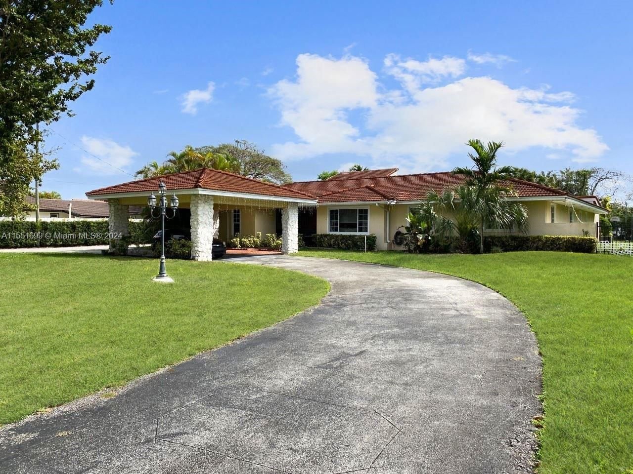 Real estate property located at 2701 113th Ave, Miami-Dade County, GRECARR SUB, Miami, FL
