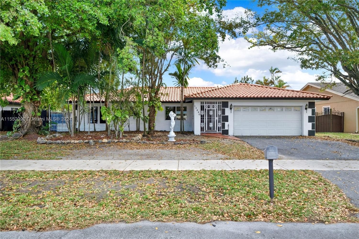 Real estate property located at 13240 43rd St, Miami-Dade County, SAN SEBASTIAN UNIT NO 5, Miami, FL