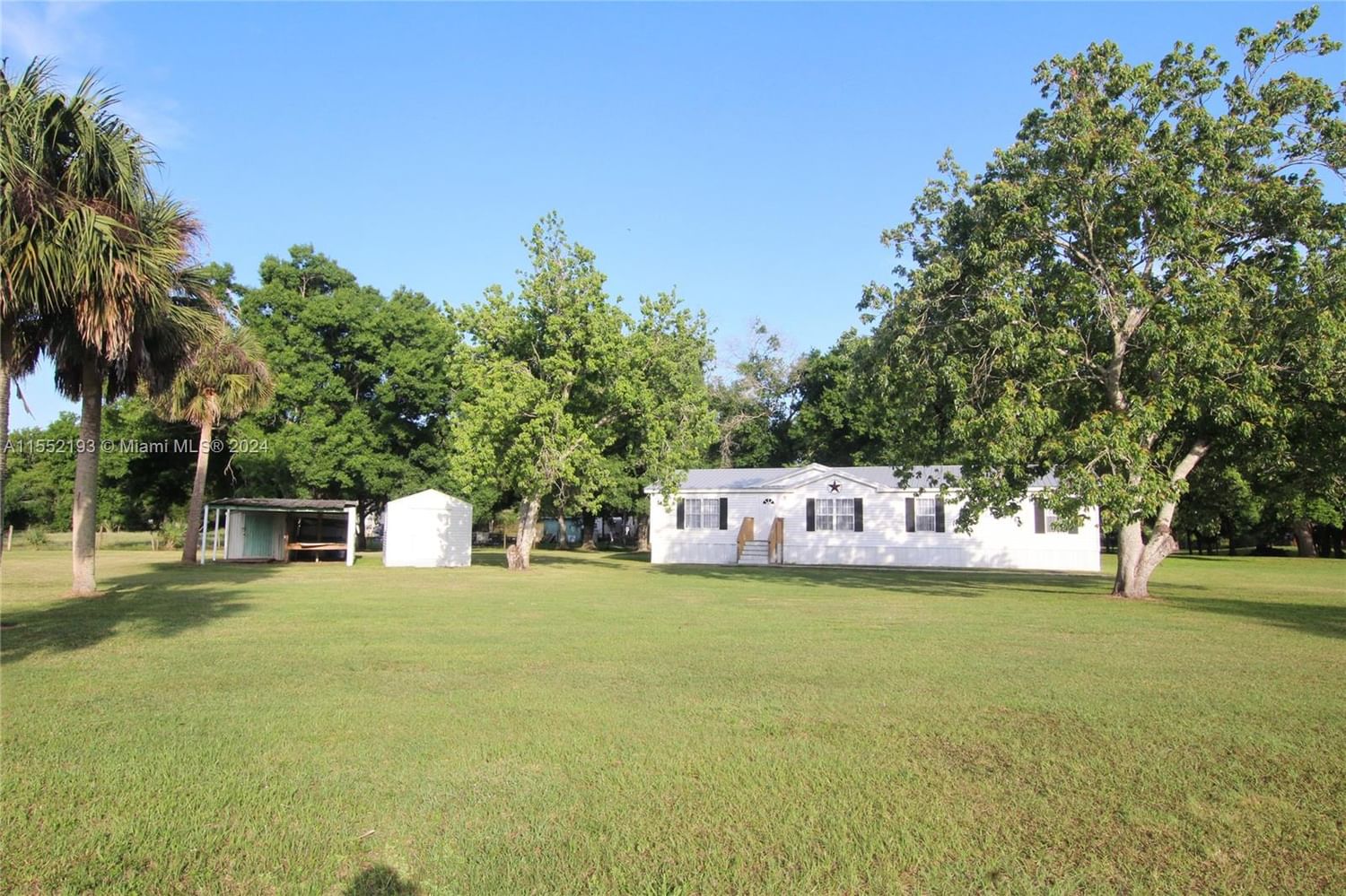 Real estate property located at 10103 8th Avenue, Okeechobee County, Okeechobee Little Farms, Okeechobee, FL