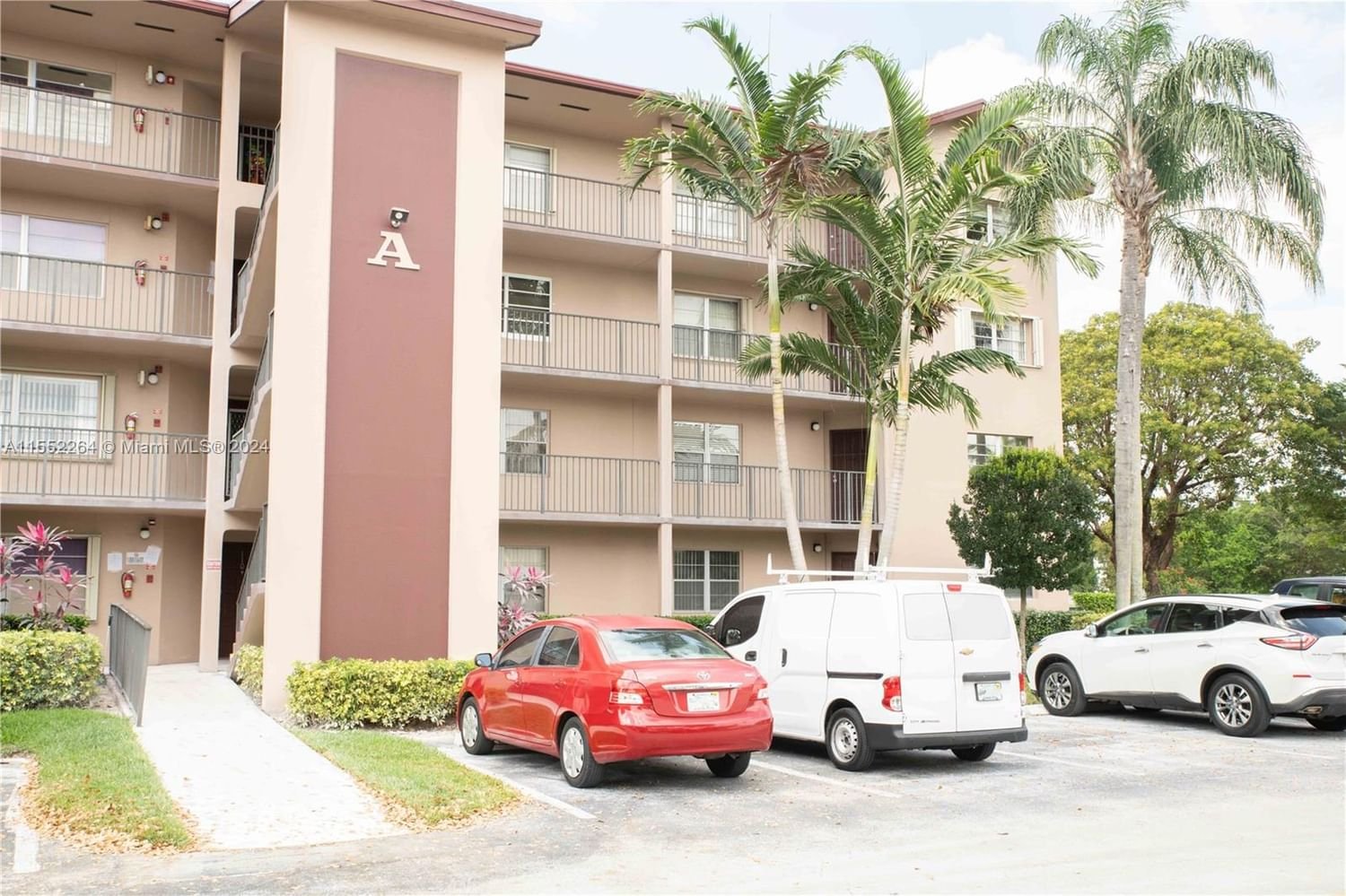Real estate property located at 500 130th Ter #304A, Broward County, LANCASTER AT CENTURY VILL, Pembroke Pines, FL