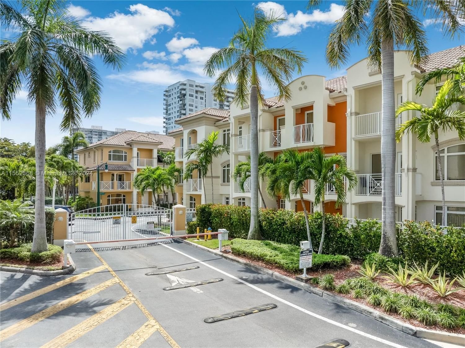 Real estate property located at 2804 184th Ter #135, Miami-Dade County, MERCO AT AVENTURA, Aventura, FL