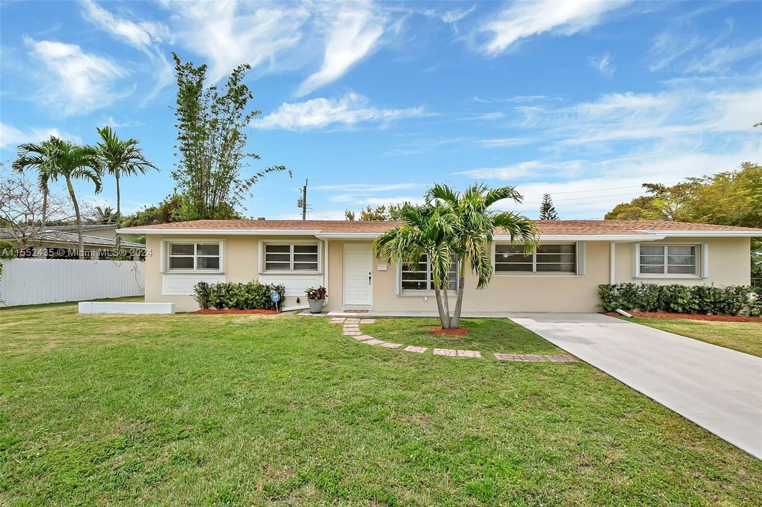 Real estate property located at 8240 101st Ave, Miami-Dade County, HEFTLER HOMES SUNSET PARK, Miami, FL