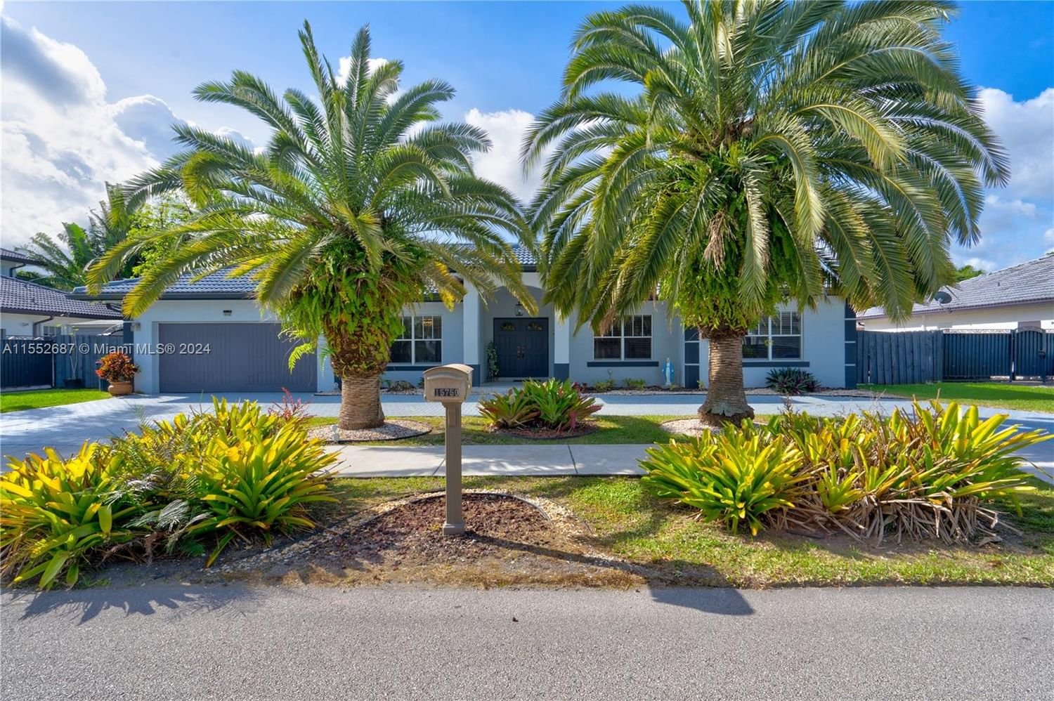 Real estate property located at 15750 45th St, Miami-Dade County, BARIMA ESTATES, Miami, FL