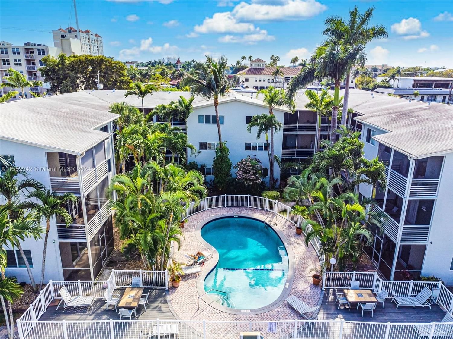 Real estate property located at 1535 15th St #206, Broward County, HARBOR VIEW APTS CONDO, Fort Lauderdale, FL