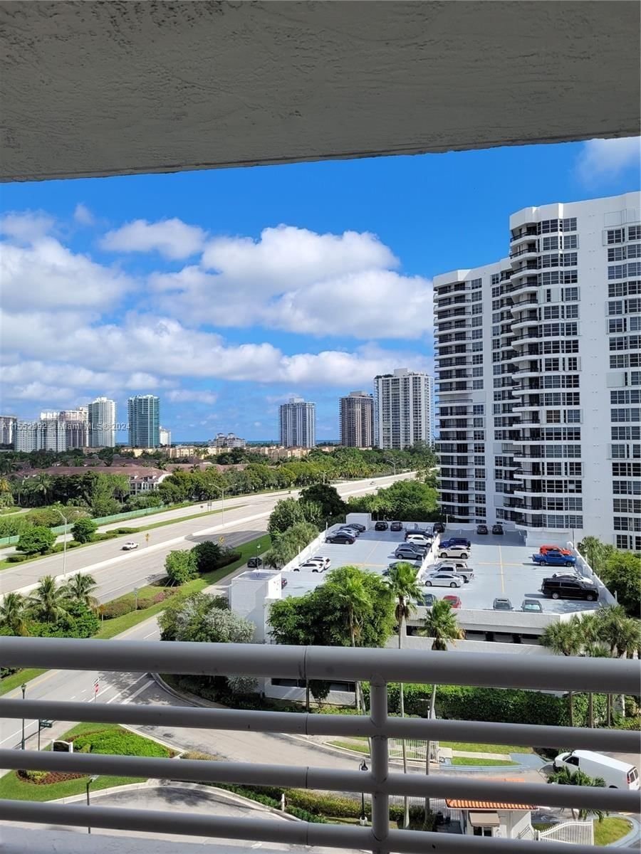 Real estate property located at 3300 192nd St #1008, Miami-Dade County, PARC CENTRAL AVENTURA EAS, Aventura, FL