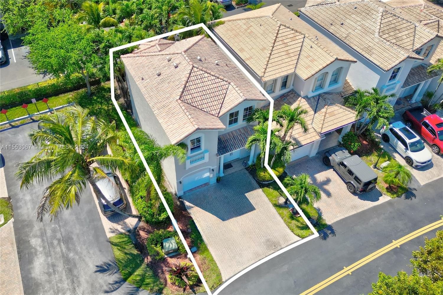 Real estate property located at 10750 48th Ln, Miami-Dade County, SAVANNAH AT DORAL, Doral, FL