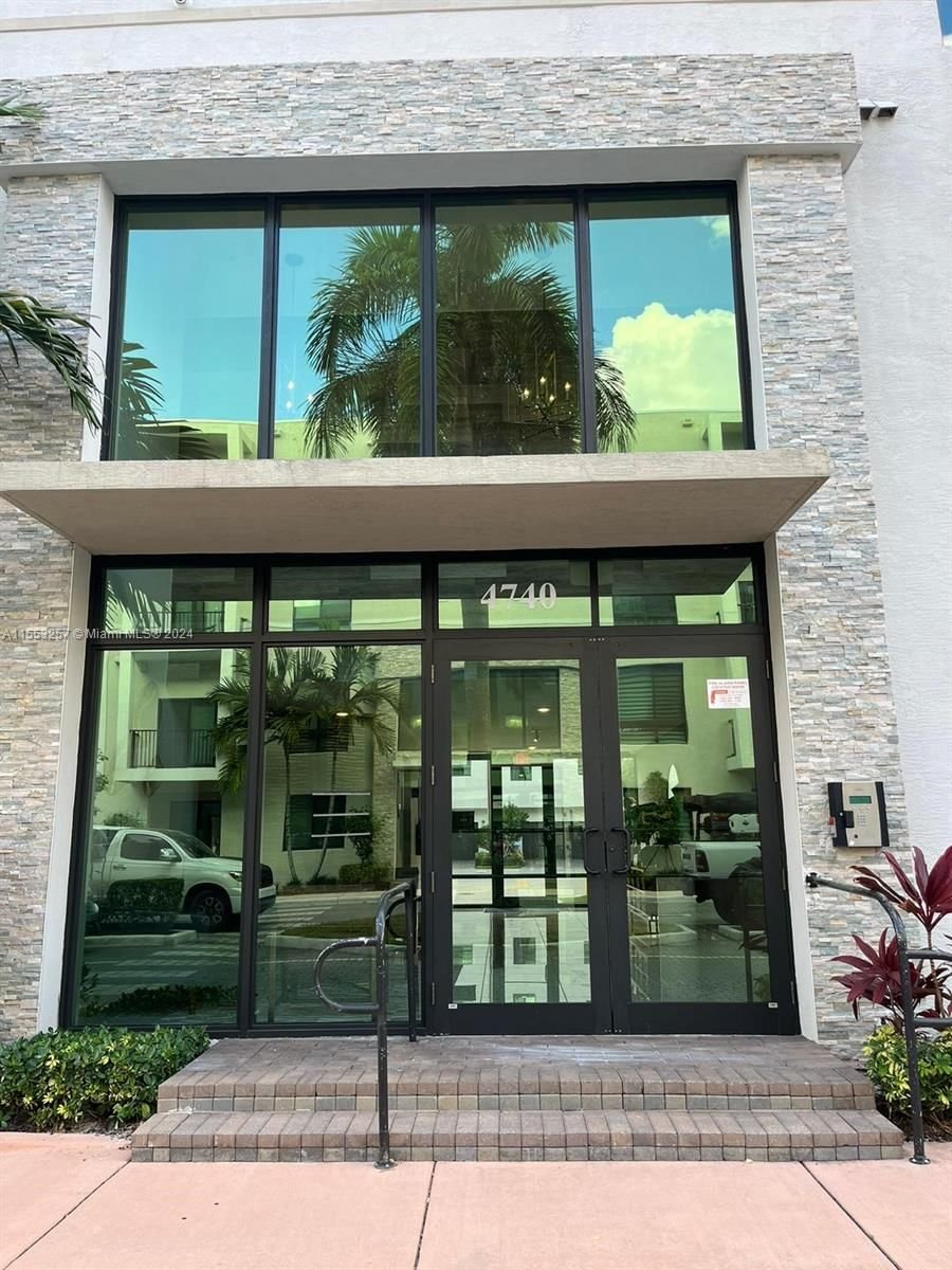 Real estate property located at 4740 84th Ct #48, Miami-Dade County, URBANA AT THE RESIDENCES, Doral, FL