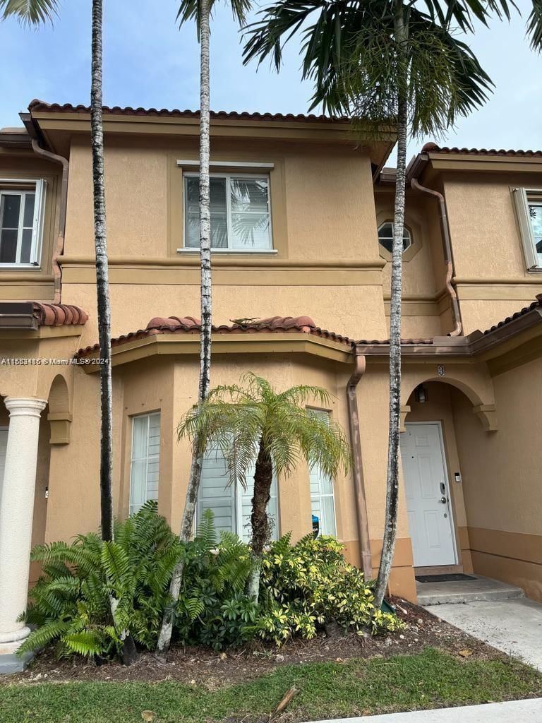 Real estate property located at 8501 107th Ct #3-37, Miami-Dade County, LEEWARD AT ISLANDS AT DOR, Doral, FL