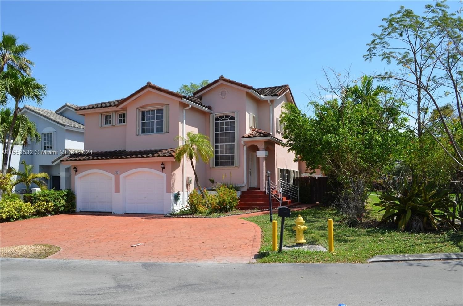 Real estate property located at 5025 154th Ave, Miami-Dade County, LAKES OF THE MEADOW-MEADO, Miami, FL