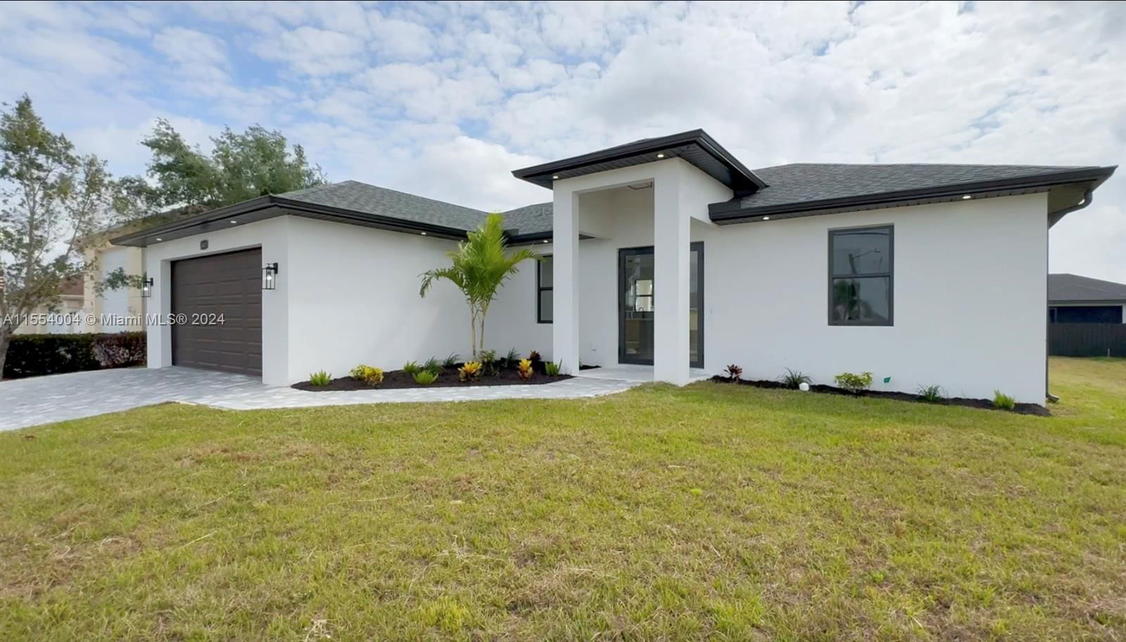 Real estate property located at 2424 24th Ave, Lee, Cape Coral, Cape Coral, FL