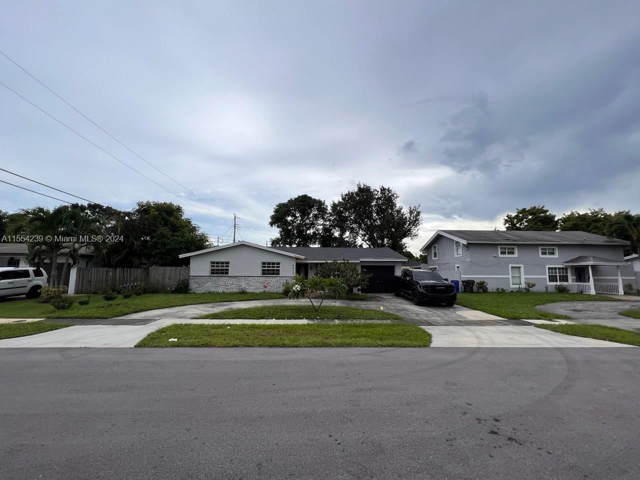 Real estate property located at 4410 37th St, Broward County, LAUDERDALE LAKES WEST GAT, Lauderdale Lakes, FL