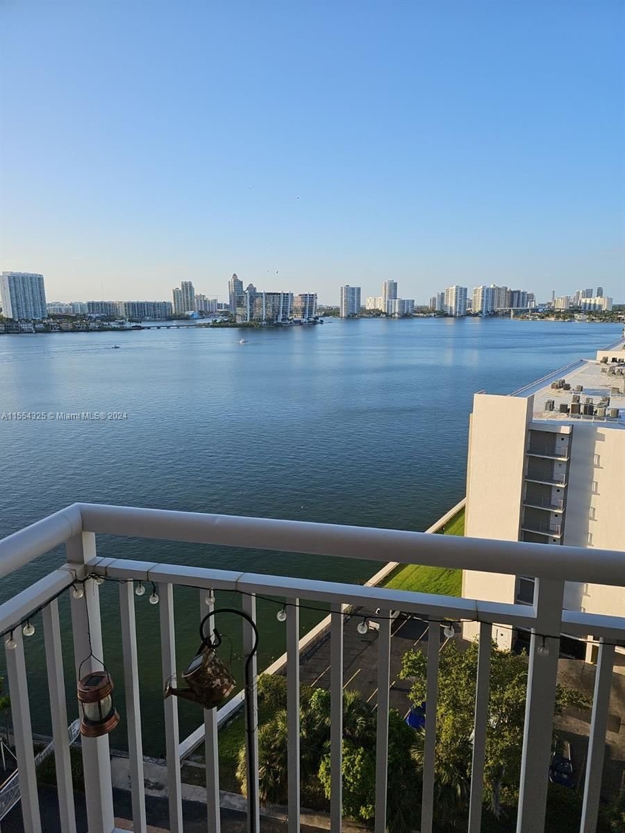 Real estate property located at 251 174th St #1417, Miami-Dade County, WINSTON TOWERS 200, Sunny Isles Beach, FL