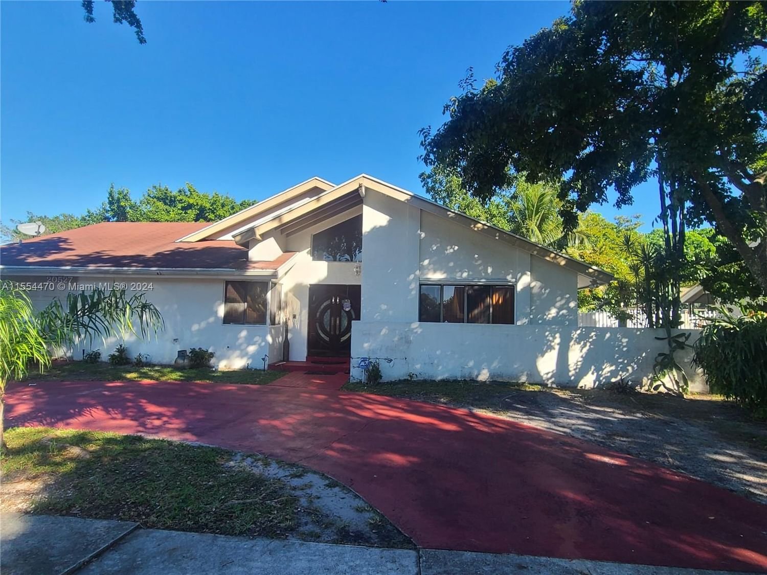 Real estate property located at 20527 9th Pl, Miami-Dade County, SKY LAKE HOMES, Miami, FL