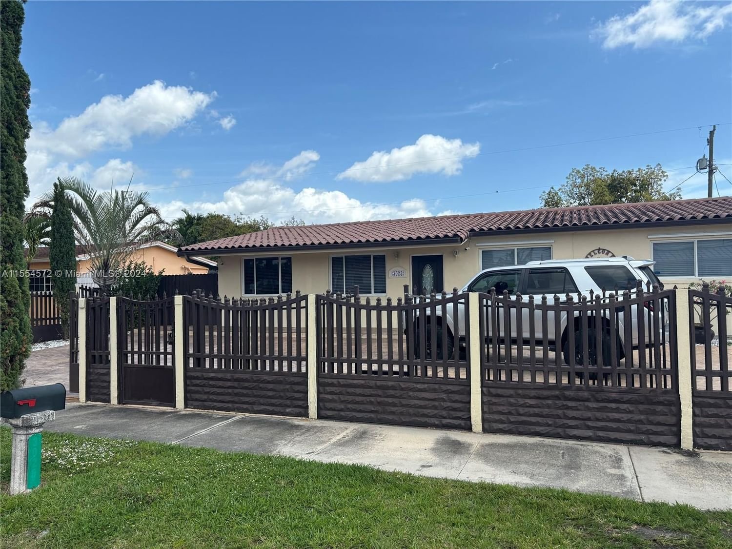 Real estate property located at 3025 106th Ave, Miami-Dade County, MACSON HGTS 2ND ADDN, Miami, FL