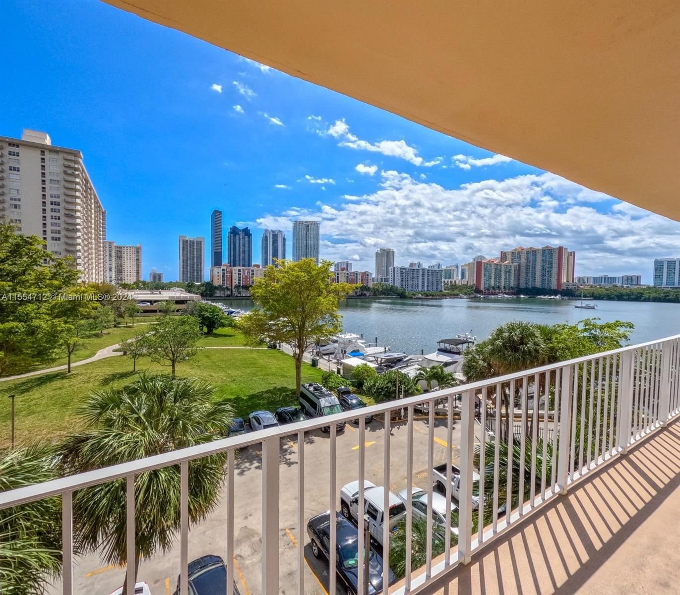 Real estate property located at 290 174th St #517, Miami-Dade County, WINSTON TOWERS 700 CONDO, Sunny Isles Beach, FL