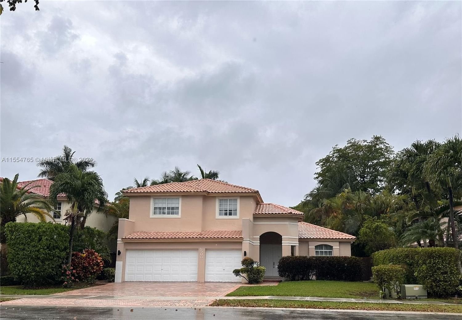 Real estate property located at 6508 113th Pl, Miami-Dade County, DORAL ISLES RIVIERA, Doral, FL