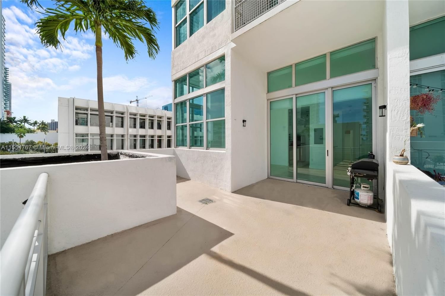Real estate property located at 2200 4th Ave #402, Miami-Dade County, EDGEWATER LOFTS CONDO, Miami, FL