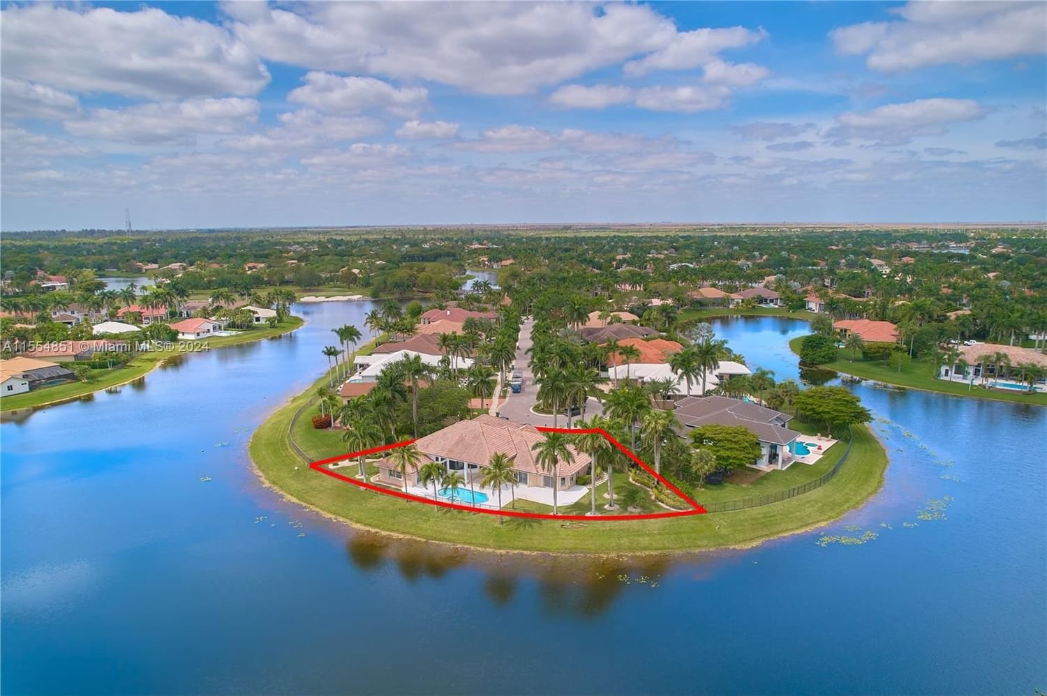 Real estate property located at 2534 Poinciana Dr, Broward County, Weston Hills Country Club, Weston, FL