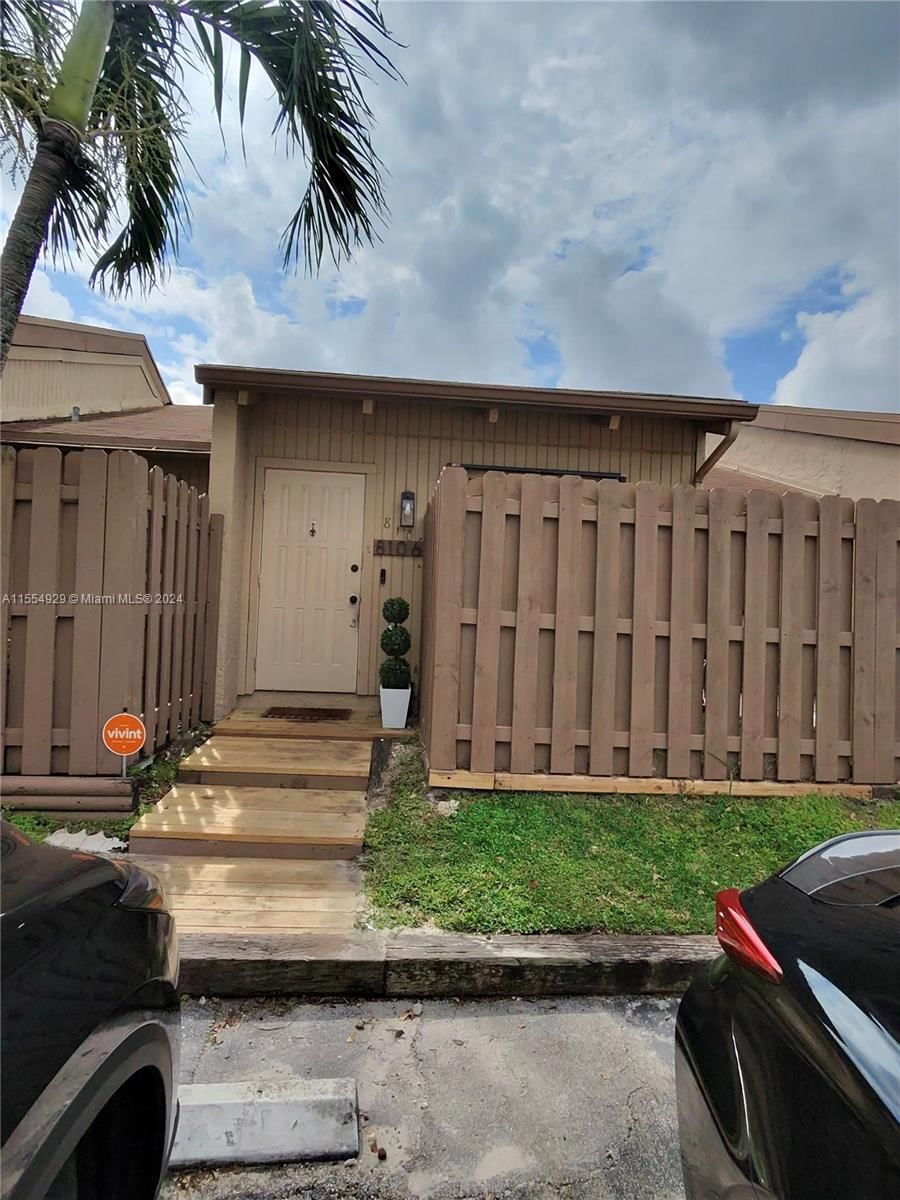 Real estate property located at 8106 20th Ct #8106, Broward County, ARROWHEAD GOLF & TENNIS C, Davie, FL