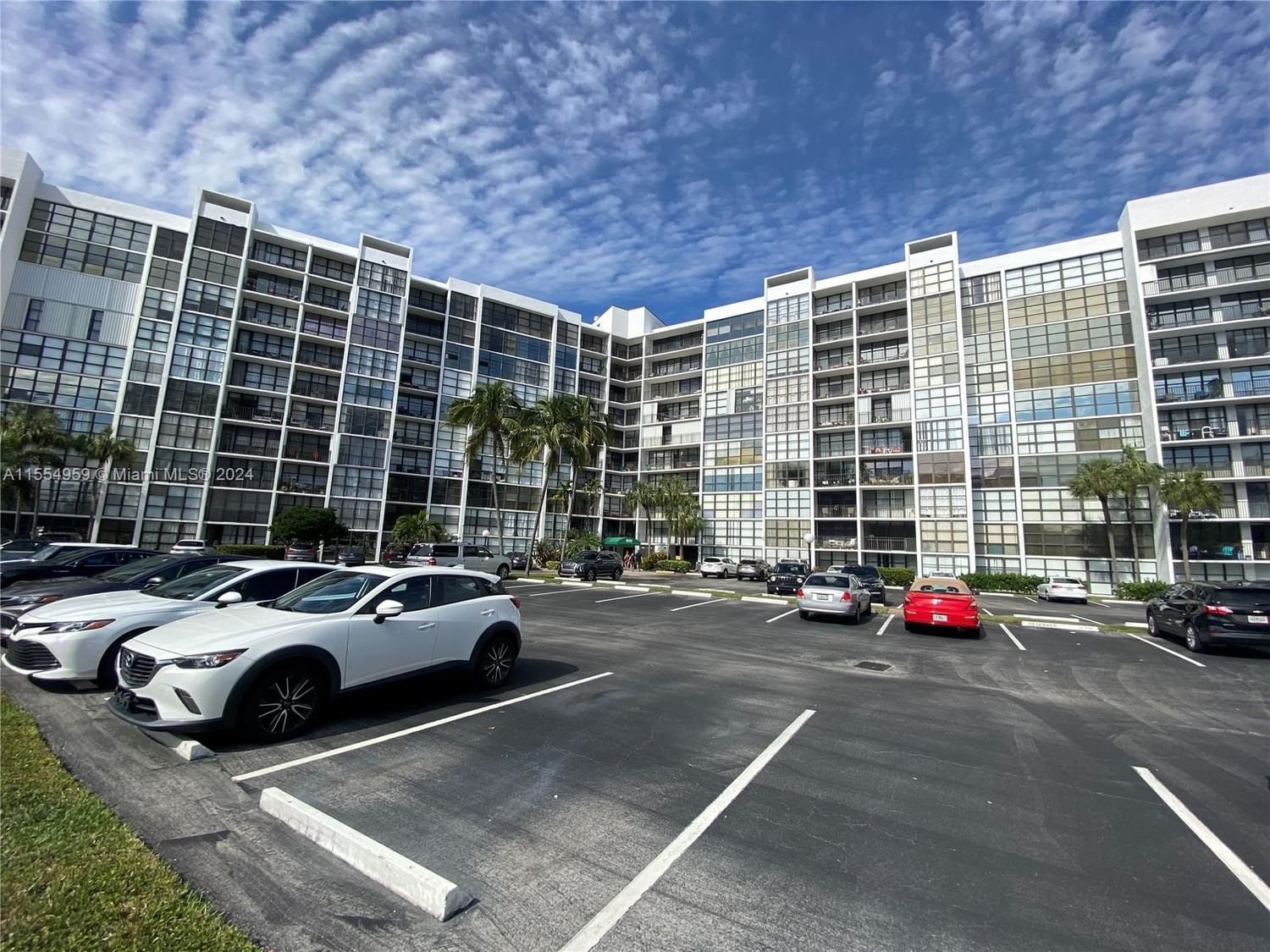 Real estate property located at 800 Parkview Dr #406, Broward County, OCEANVIEW PARK CONDO, Hallandale Beach, FL