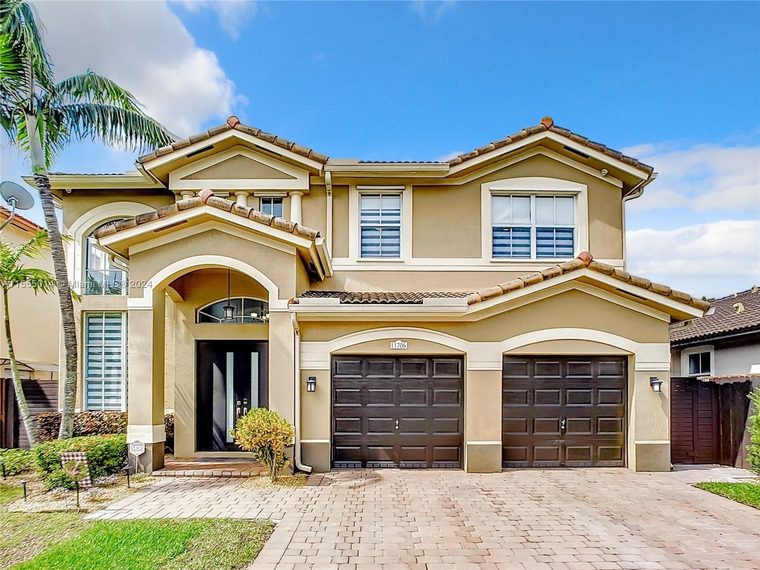 Real estate property located at 11706 154 CT, Miami-Dade County, CENTURY GARDENS AT TAMIAMI, Miami, FL