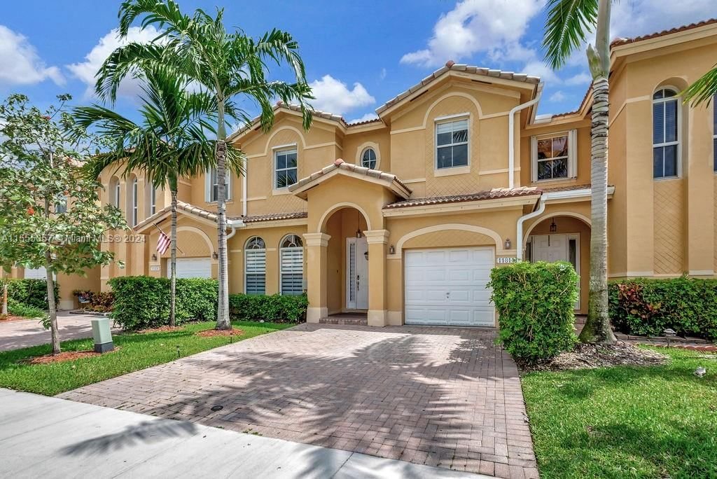 Real estate property located at 11811 137th Pl, Miami-Dade County, CENTURY BREEZE, Miami, FL